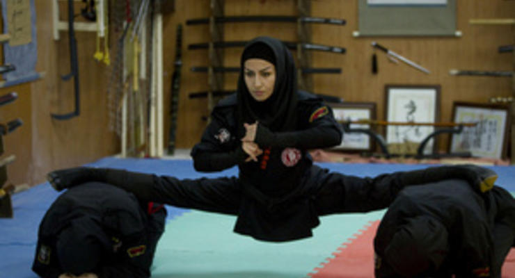 Власти Ирана отозвали аккредитацию у журналистов Reuters из-за заголовка о женщинах-ниндзя