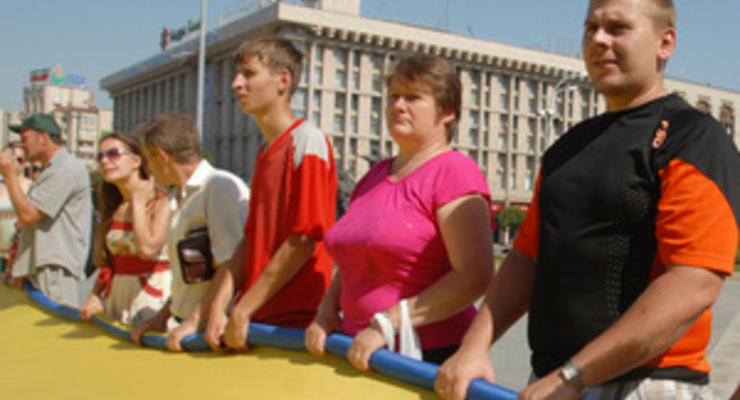 Опрос: Каждый второй молодой украинец не разделяет политических взглядов родителей