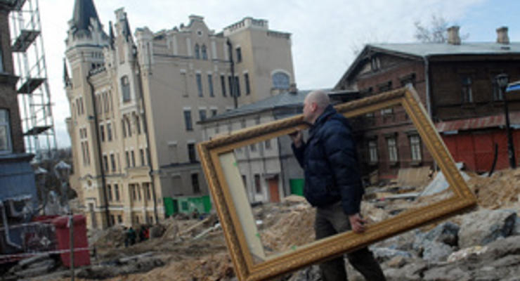 Фотогалерея: Ломать - не строить. Репортаж о сносе зданий на Андреевском спуске