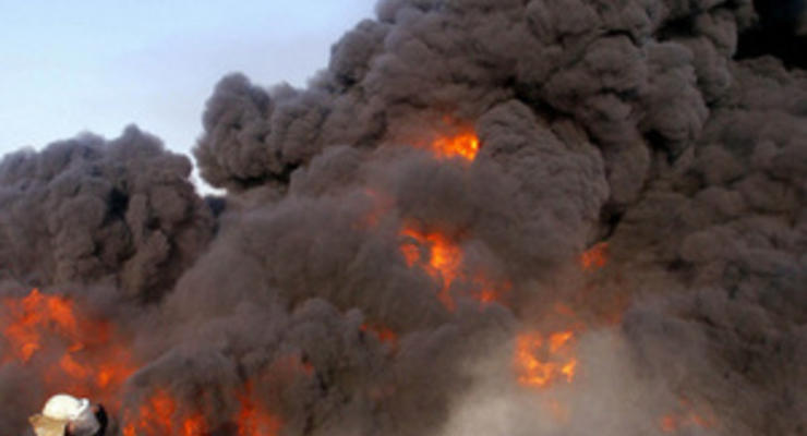 В египетском городе Суец загорелся нефтеперерабатывающий завод