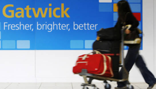 Второй по величине аэропорт Лондона закрыли из-за аварийной посадки самолета