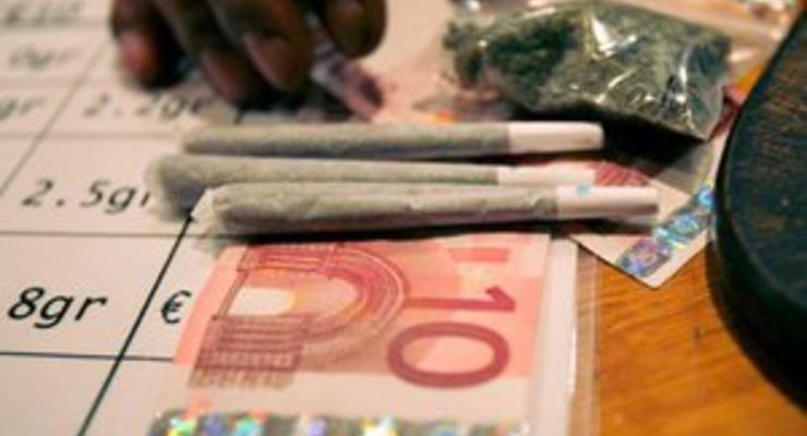 Владельцы голландских кофешопов оспорили в суде запрет на продажу марихуаны иностранцам