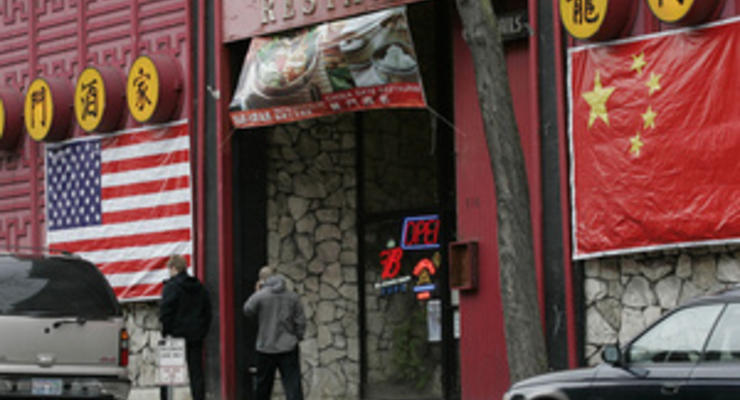 В США закрылся ресторан с самым грубым официантом в мире
