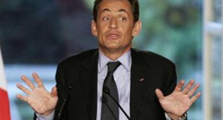 Саркози обвиняют в получении денег от Каддафи
