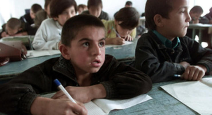 Дети трудовых мигрантов стали новой проблемой в Таджикистане