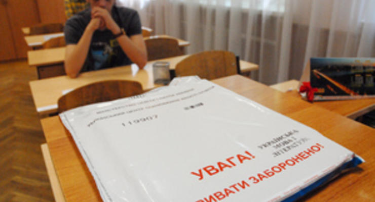 В Луганске во время проведения тестов по украинскому языку инструктор потеряла сознание