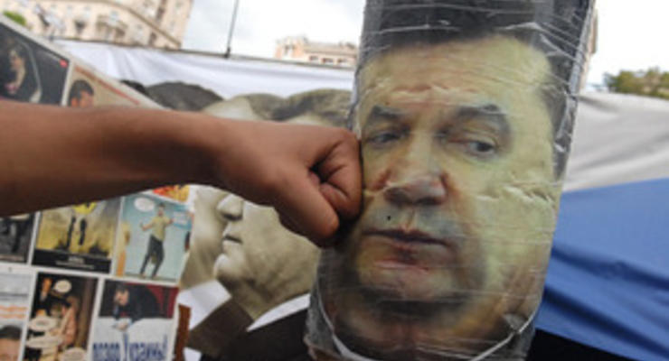 Фотогалерея: 300 дней за решеткой. Митинг сторонников Тимошенко на Крещатике
