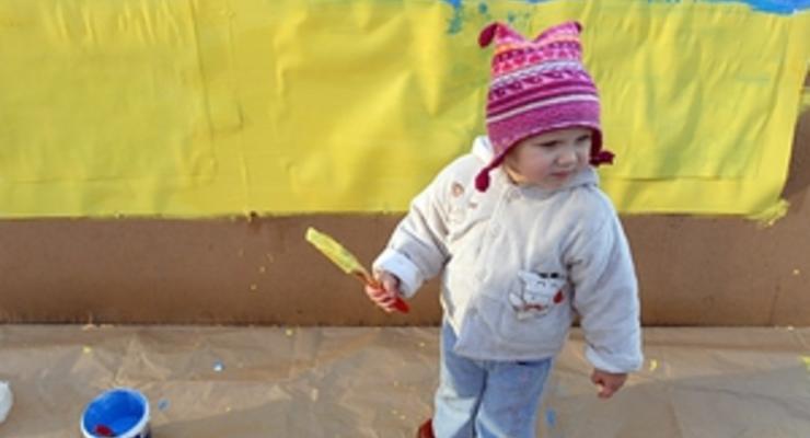 Иностранцы стали реже усыновлять украинских сирот