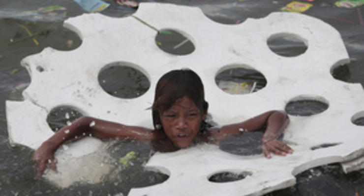 На Филиппины обрушился тайфун: есть жертвы