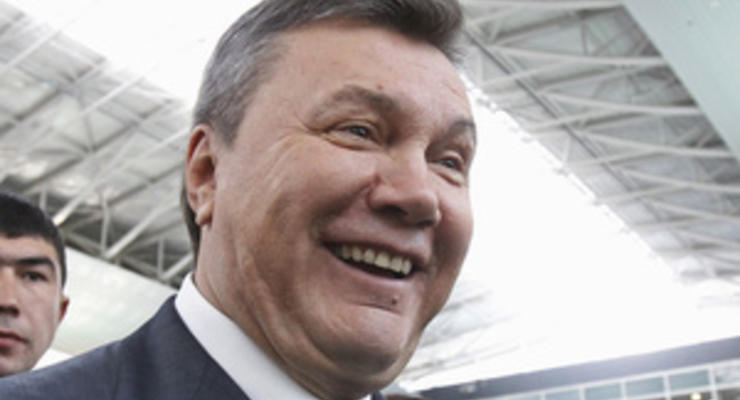 Янукович намерен пригласить Меркель на финал Евро-2012