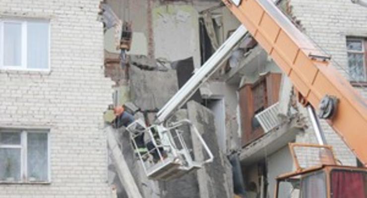 В Луцке под завалами разрушенного жилого дома нашли тело второго погибшего