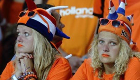 40 голландских болельщиков стали жертвами аферистов