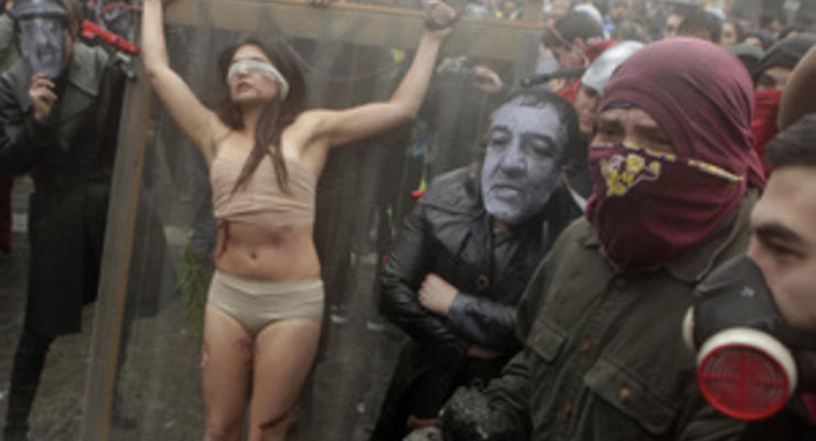 В Чили показ фильма о Пиночете завершился столкновениями демонстрантов с полицией