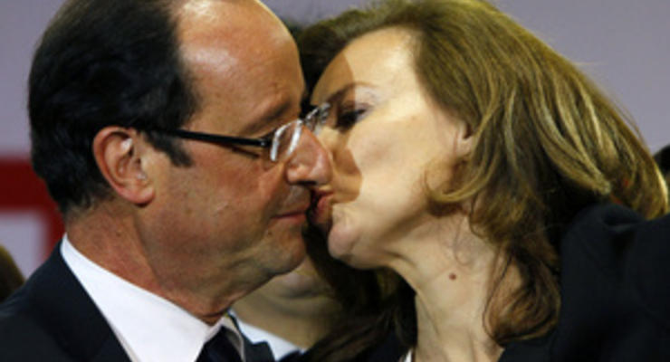 Выборы во Франции: спутница Олланда поддержала соперника его бывшей жены