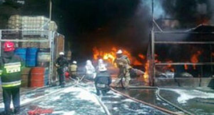 В Макеевке горела лакокрасочная фабрика: клубы дыма были видны в 30 км от места инцидента