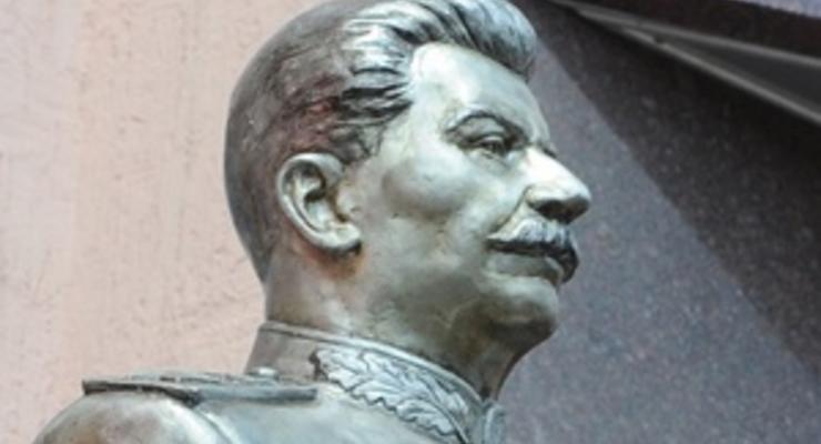 Апелляционный суд оставил в силе приговор тризубовцам, отпилившим голову Сталину