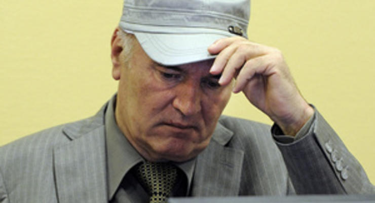 Ошибки прокуроров приостановили процесс над Младичем