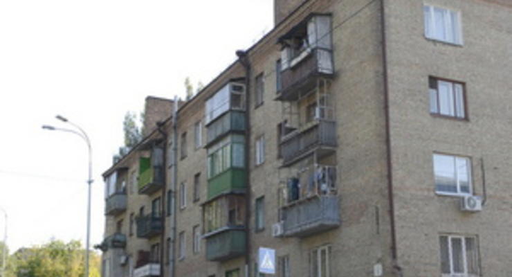 В Ровенской области юноша сорвался с крыши, помогая коммунальщикам по ремонту