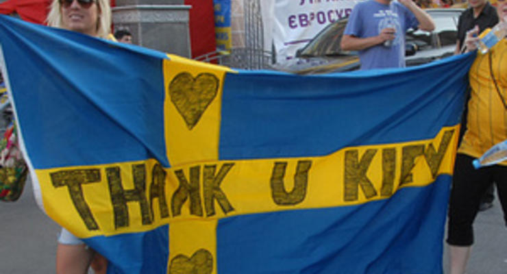 Киевские власти обещают убрать мусор на Трухановом острове на протяжении суток после выезда шведов