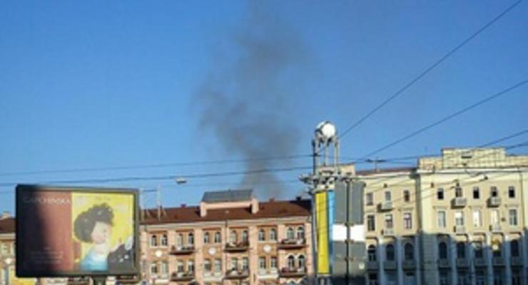 В Киеве горит мансарда жилого дома недалеко от НСК Олимпийский