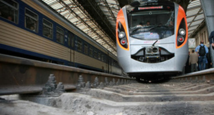 Экспресс Hyundai Львов-Киев опоздал на два часа и сорвал график движения поездов