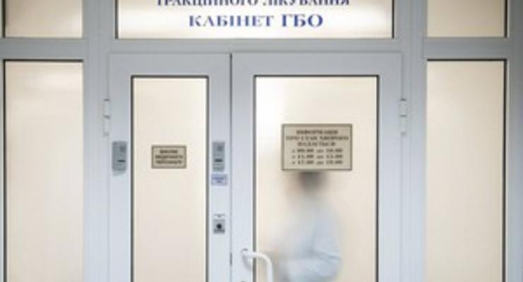 Квасьневский и Кокс пробыли в больнице Тимошенко около четырех часов