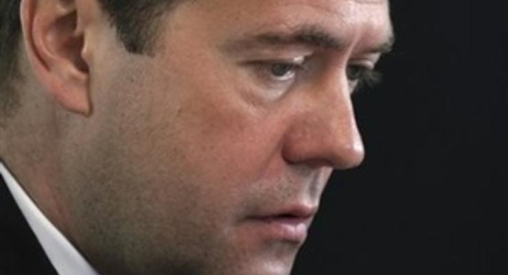 Медведев прилетел в Киев