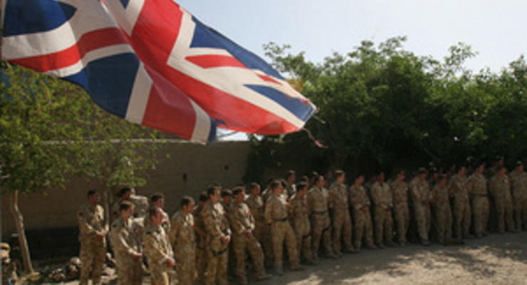 Сто британских солдат установили рекорд по маканию тостов в желток