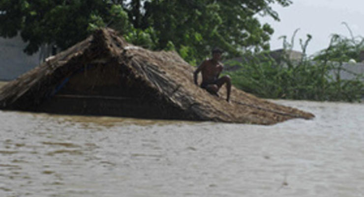 Крупное наводнение в Индии: миллион человек остались без крова