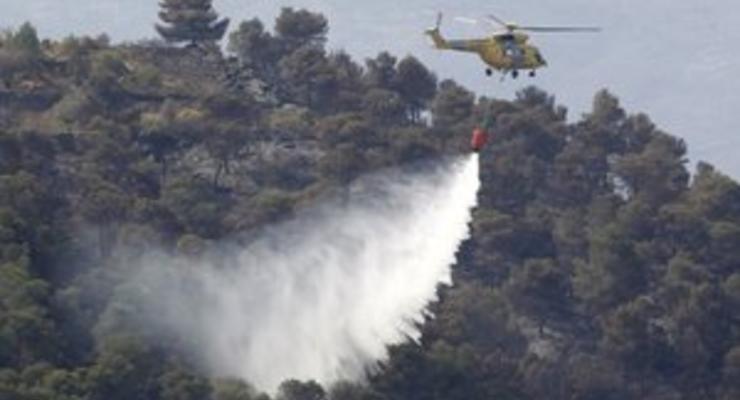 При тушении лесного пожара в Испании разбились два вертолета