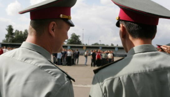 В Крыму командир воинской части передал местным властям 48 га земли