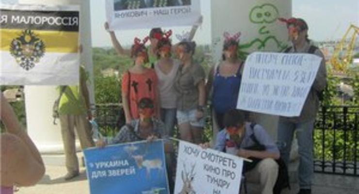 В Одессе за Партию регионов митинговали "олени"