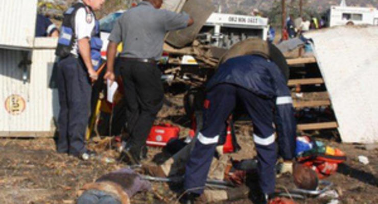 В ЮАР столкнулись грузовик и поезд: более 20 погибших