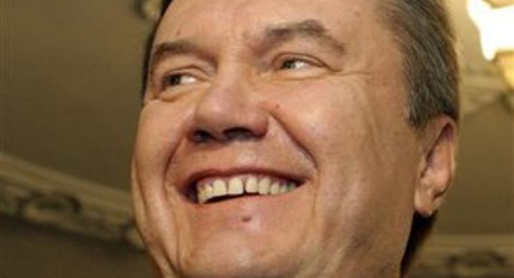Янукович принял отчет руководителей регионов по итогам I полугодия