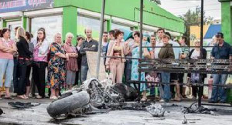 ДТП в Киеве с участием мотоцикла, автомобиля и маршрутки: один погиб, восемь госпитализированы