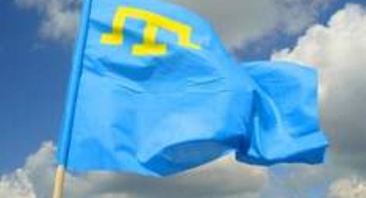 Крымские татары утвердили сегодня национальные флаг и гимн