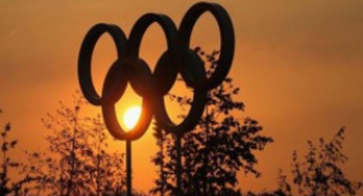 Организаторы Олимпиады установили в центре Лондона флаг Казахстана с дырой вместо солнца