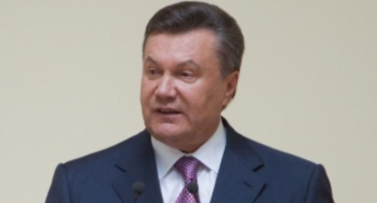 Янукович поздравил моряков с Днем флота
