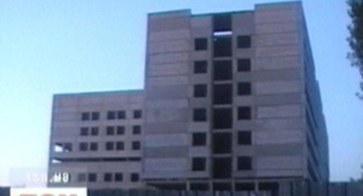 В Чернигове 12-летняя девочка прыгнула с четвертого этажа после ссоры с ровесником