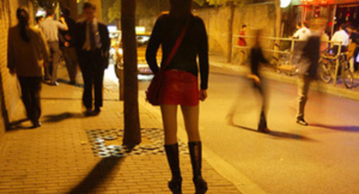 В Макеевке ливанец и его сожительница продавали девушек в сексуальное рабство