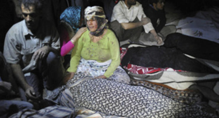 В Иране не могут опознать более 150 погибших в результате землетрясения