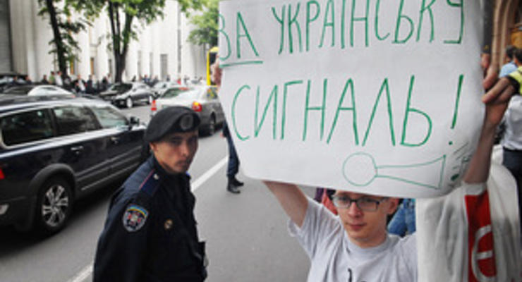 Опрос: В Украине приблизительно поровну сторонников и противников языкового закона