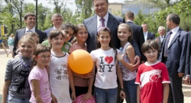 На ремонт школы Януковича в Енакиево выделили еще 28,54 млн грн