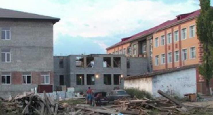 СМИ: Янукович 1 сентября откроет после ремонта свою родную школу