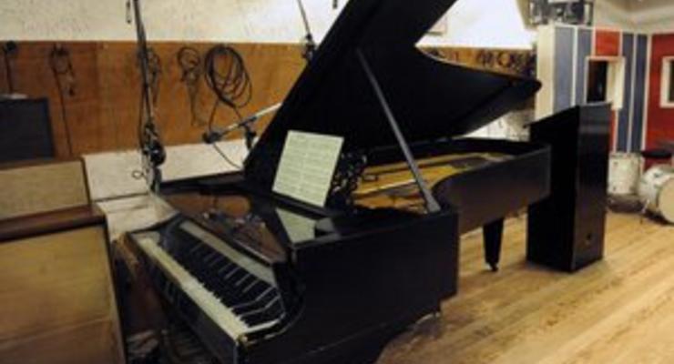 В голландском городке Ассен бездомный взломал магазин, чтобы поиграть на фортепиано