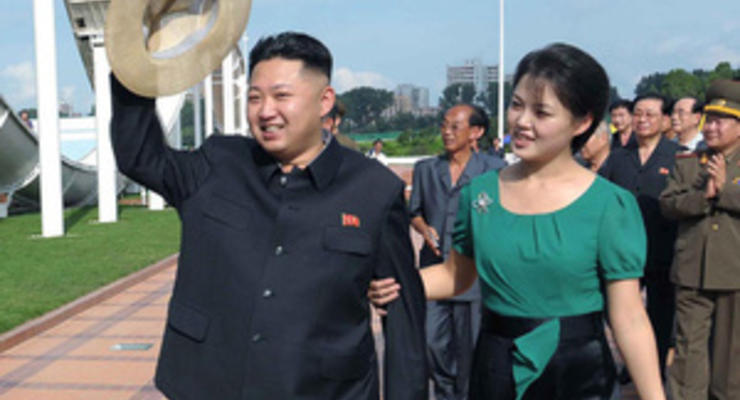 Первая леди КНДР появилась на публике в брюках - СМИ