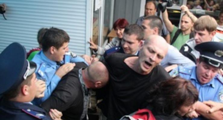 В Броварах акция протеста в поддержку осужденного закончилась потасовкой с милицией