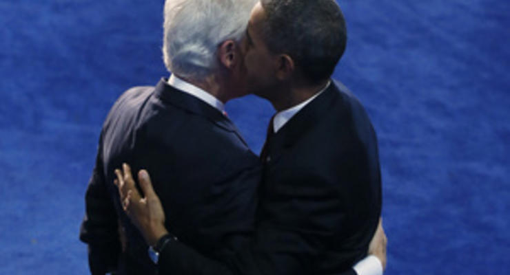 Фотогалерея: Обнять Билла. Обама заручился поддержкой бывшего главы государства
