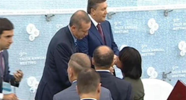 УП: Кондолиза Райс проигнорировала Януковича на саммите в Ялте