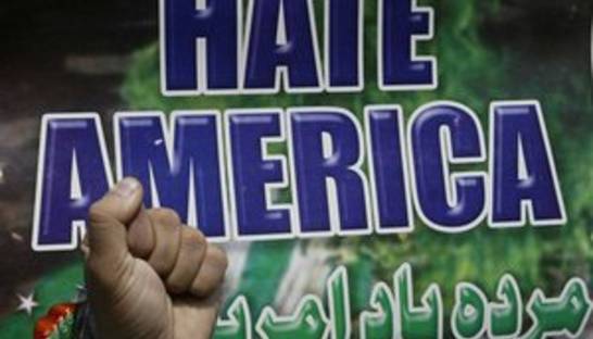 США закрывают свои посольства в ряде исламских стран